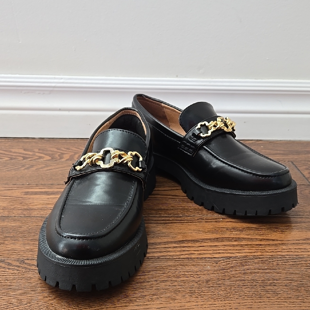 SAM&LIBBY Black chunky Loafers with Gold Chain size 8